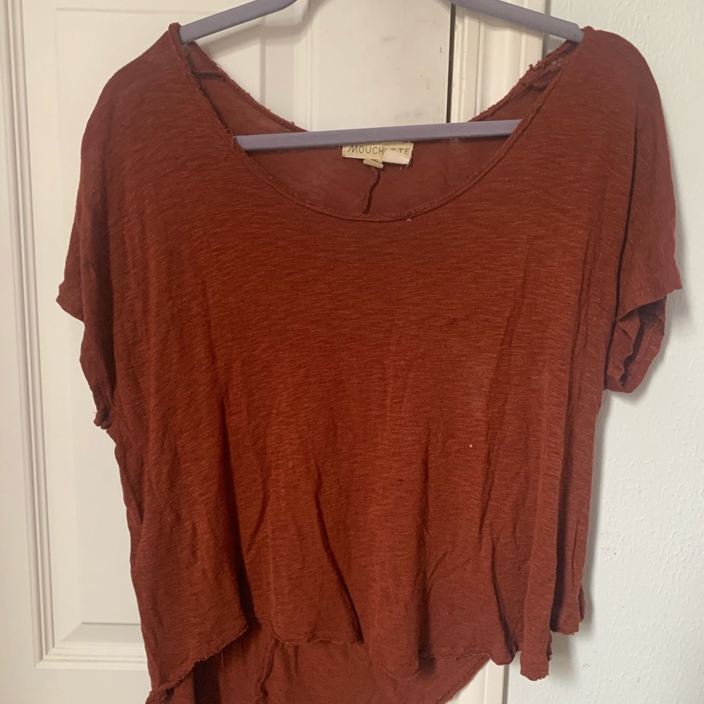 Rust / burnt orange tee